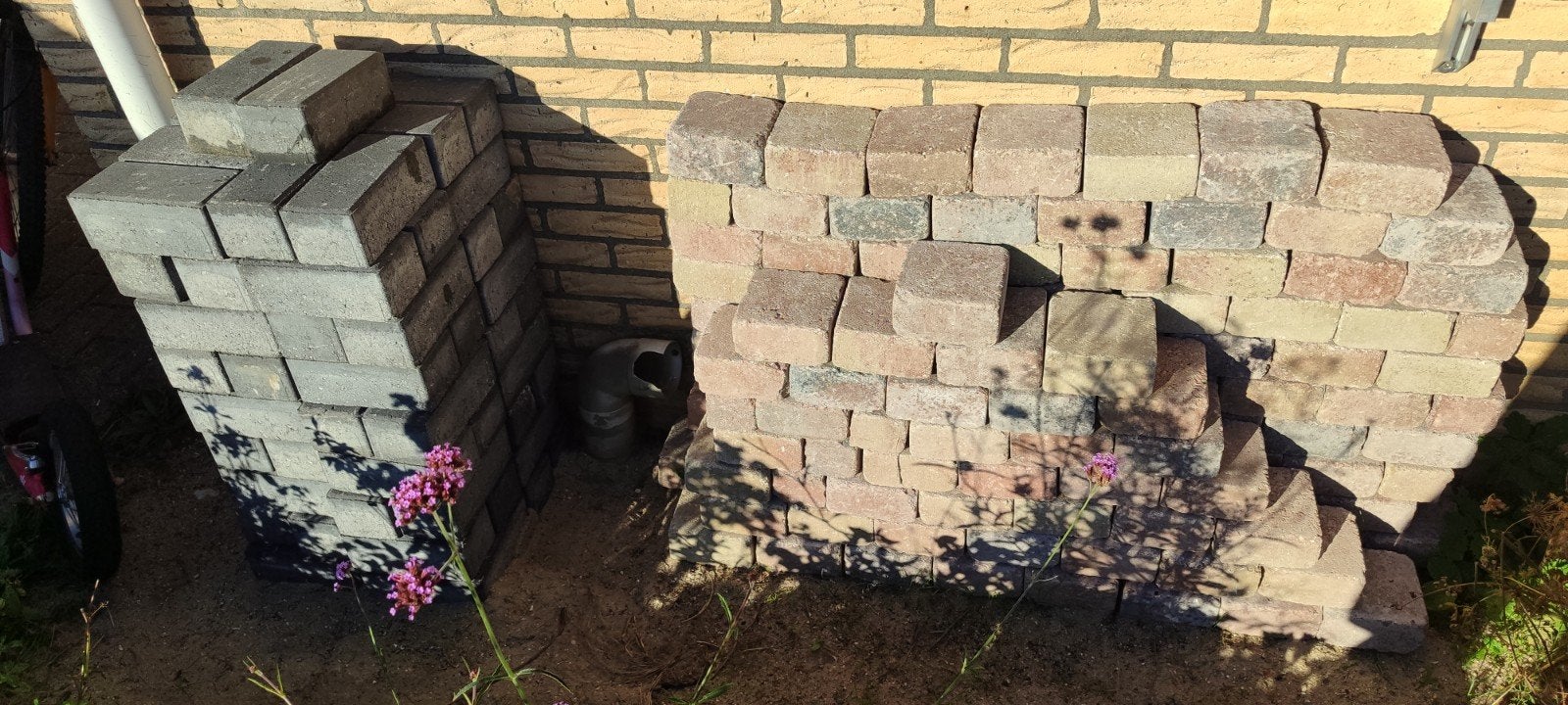 Gratis nieuwe en gebruikte terrastegels en klinkers, Ophalen, Gebruikt, Overige materialen, Minder dan 5 m²