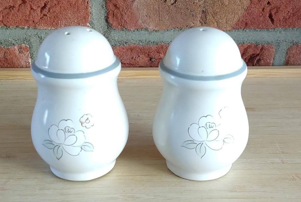 Garlande Fleur de Lune steengoed, peper/zout stel , volgnr 3, Ophalen of Verzenden