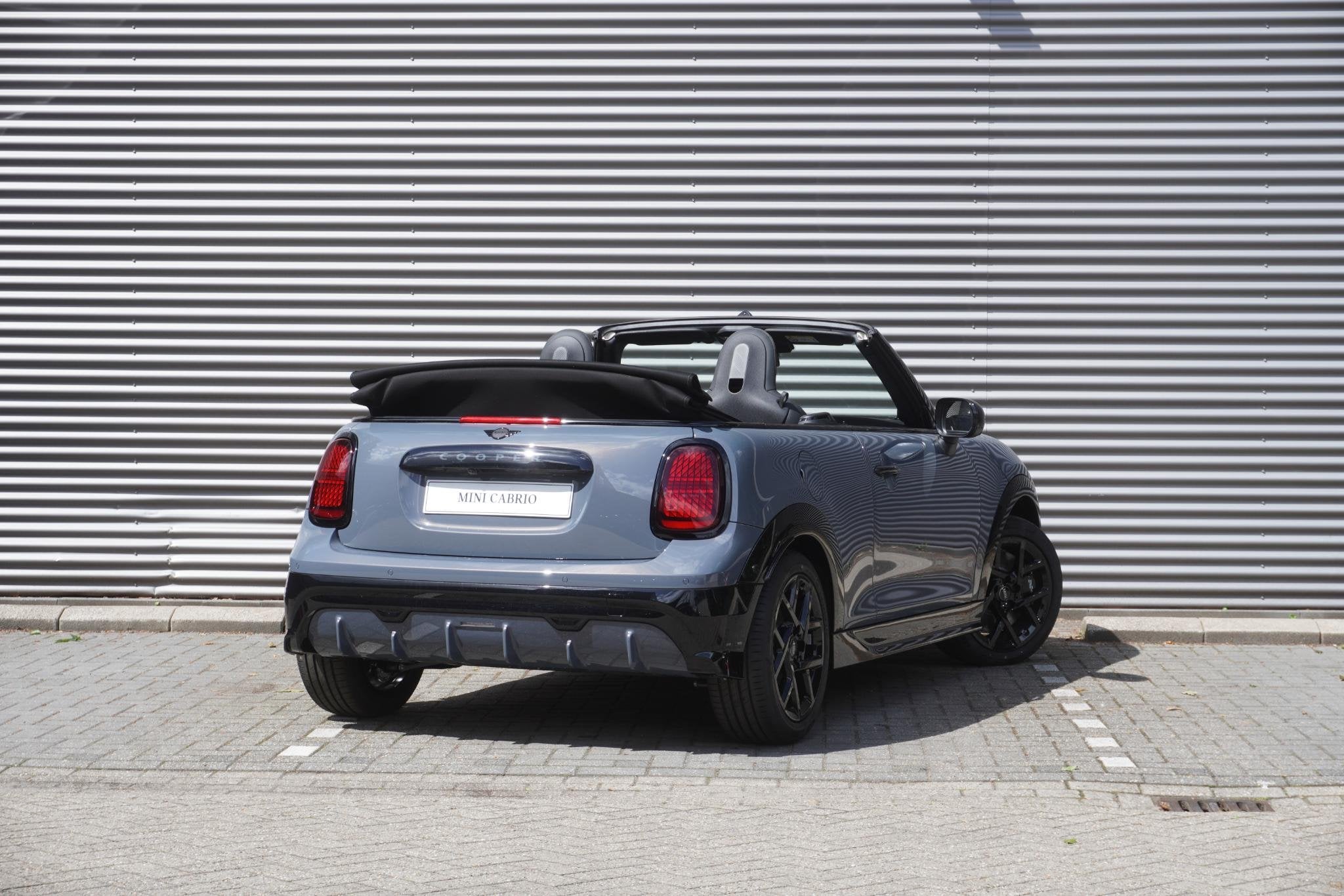 MINI Cabrio C | John Cooper Works Uitvoering + Pakket L, 1998 cc, Cabriolet, 4 stoelen, 163 pk
