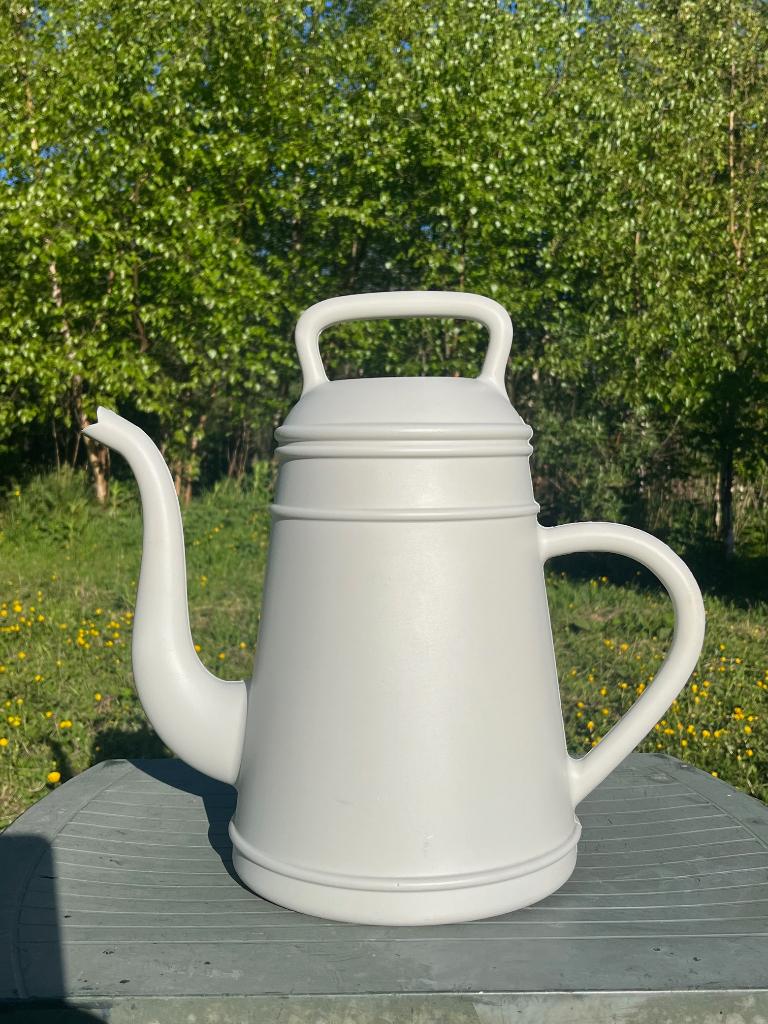 gieter met vorm koffiepot, Ophalen, Zo goed als nieuw, Kunststof