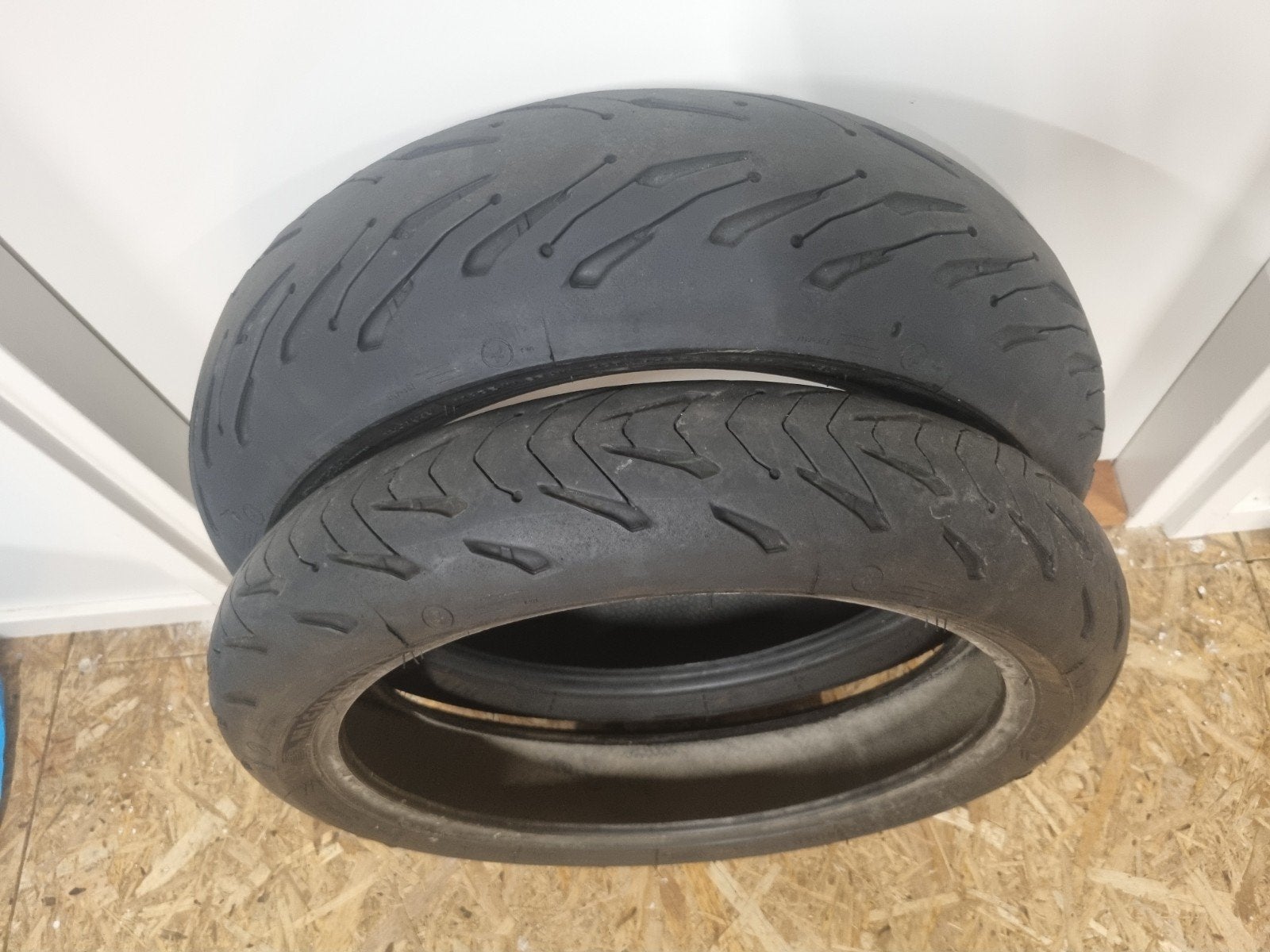 Nette Michelin Road 6 Motorbanden 180/55/17 & 190/50/17, Ophalen of Verzenden, Gebruikt