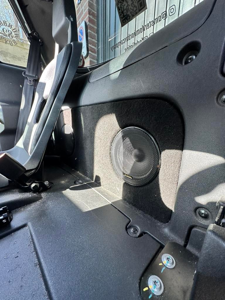 Opel Rocks inbouwset speakers / sub / JVC bluetooth / camera, Ophalen, Gebruikt