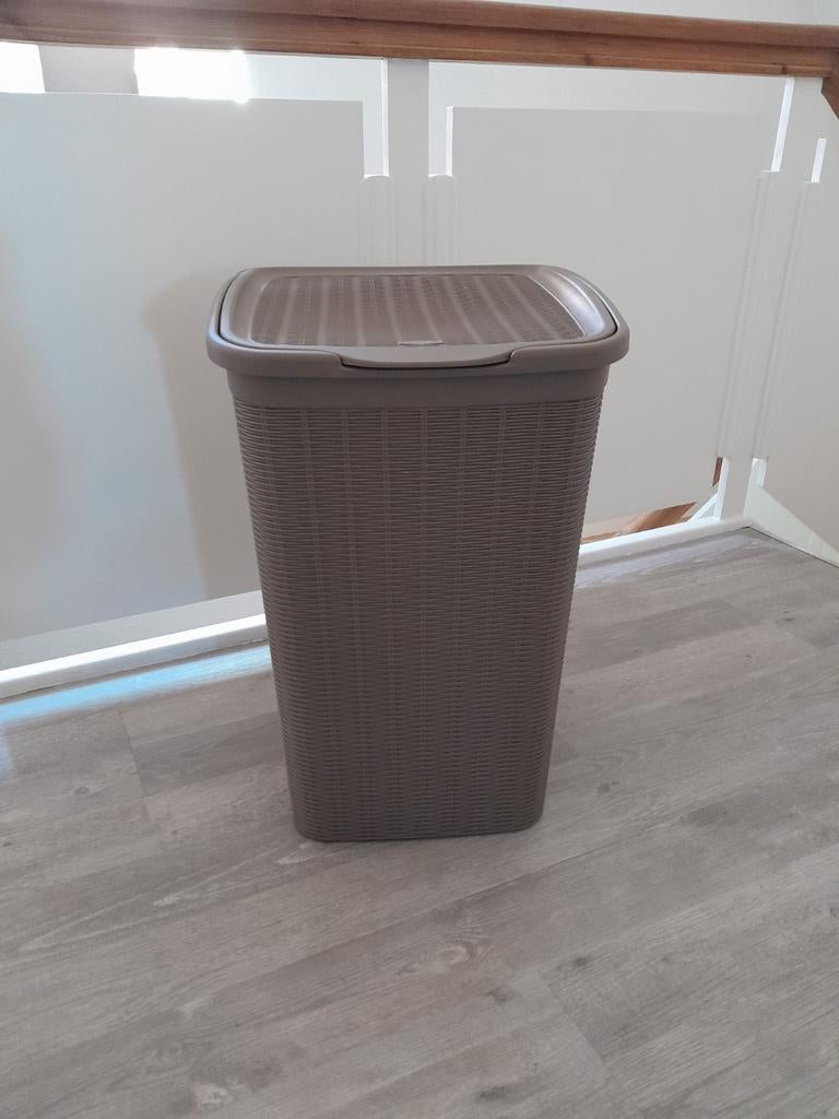 Badkamer, mand, wasmand, curver, Huis en Inrichting, Ophalen, Zo goed als nieuw, Wit