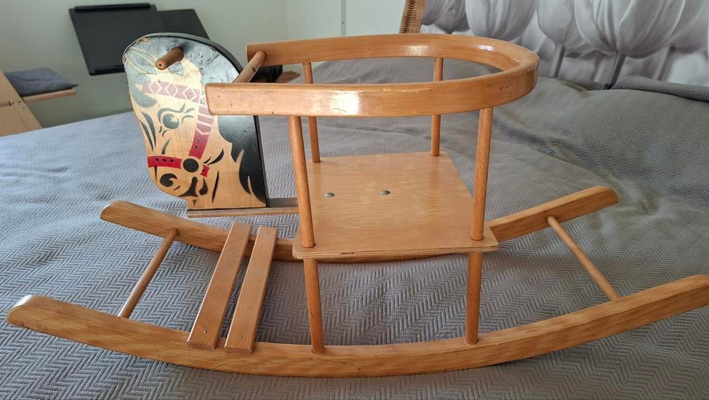 Vintage houten hobbelpaard, Ophalen