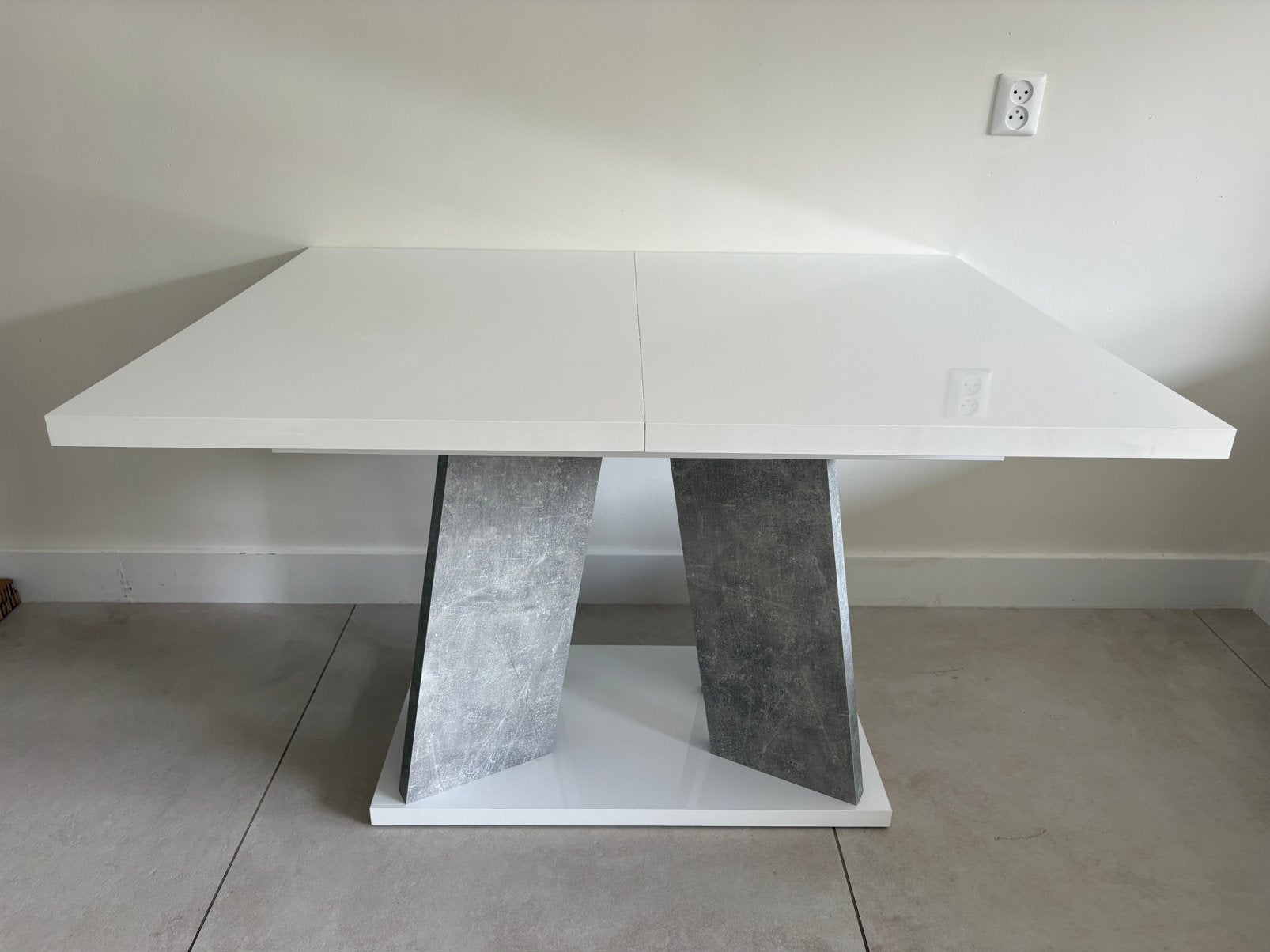Meubella uitschuifbare eettafel - Modern design 120cm x 90cm, Huis en Inrichting, Tafels | Eettafels, Ophalen, Kunststof, Gebruikt
