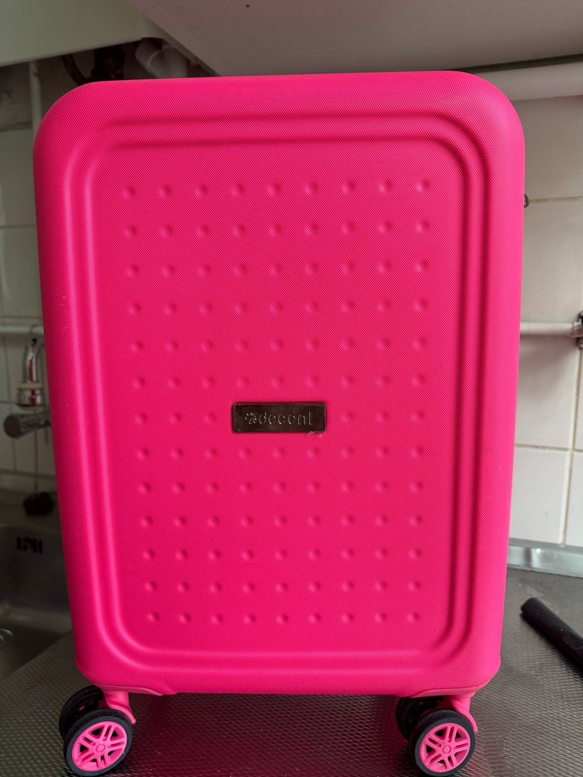 Roze Decent handbagage koffer met slot en wieltjes, Ophalen, Gebruikt, 50 tot 60 cm, Hard kunststof