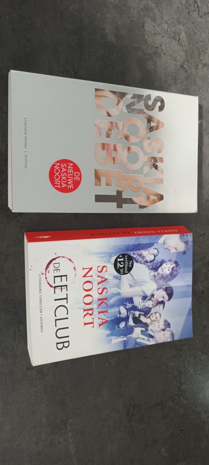 De eetclub en Debet- Saskia Noort (2 boeken), Ophalen of Verzenden, Gelezen, Saskia Noort, Nederland