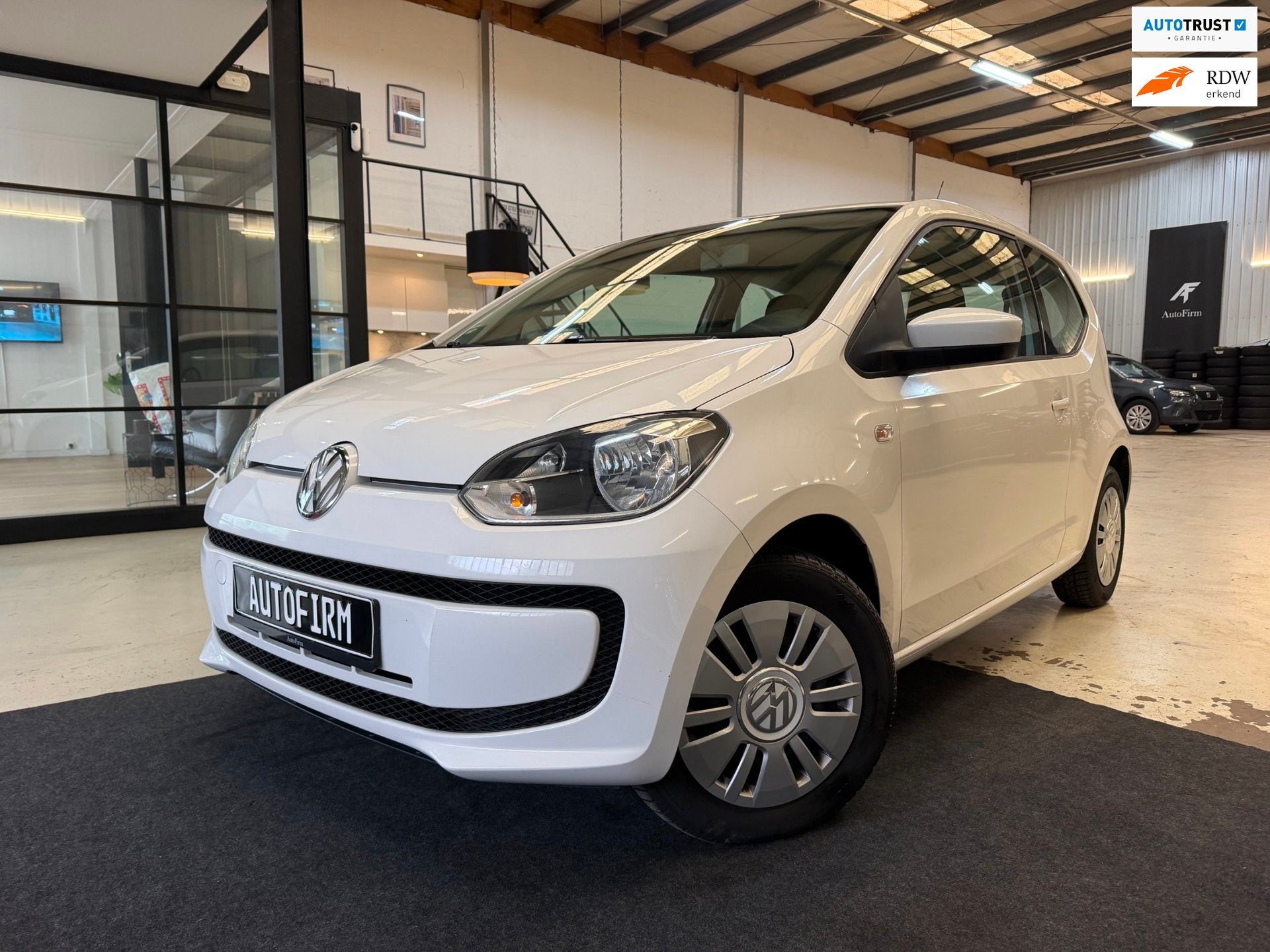 Volkswagen Up! 1.0 high up! BlueMotion Nette Auto Lage km De, Voorwielaandrijving, Stof, Gebruikt, Electronic Stability Program (ESP)