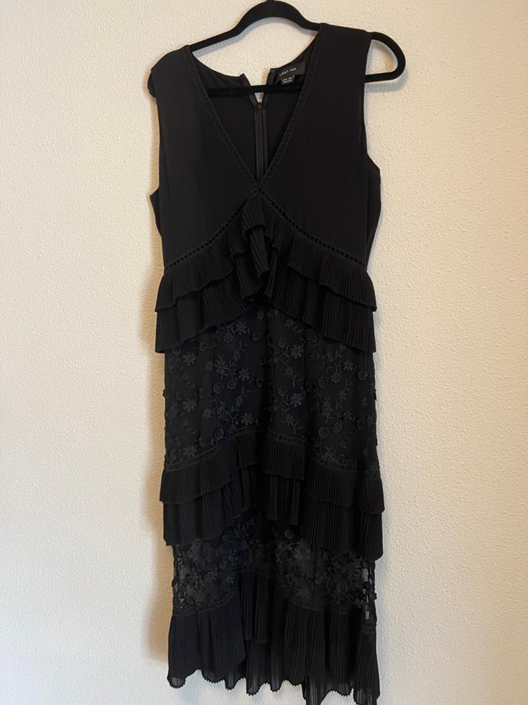 Lost Ink Zwarte Jurk met Ruches en Kant - Maat L, Zwart, Maat 42/44 (L), Ophalen of Verzenden, Zo goed als nieuw