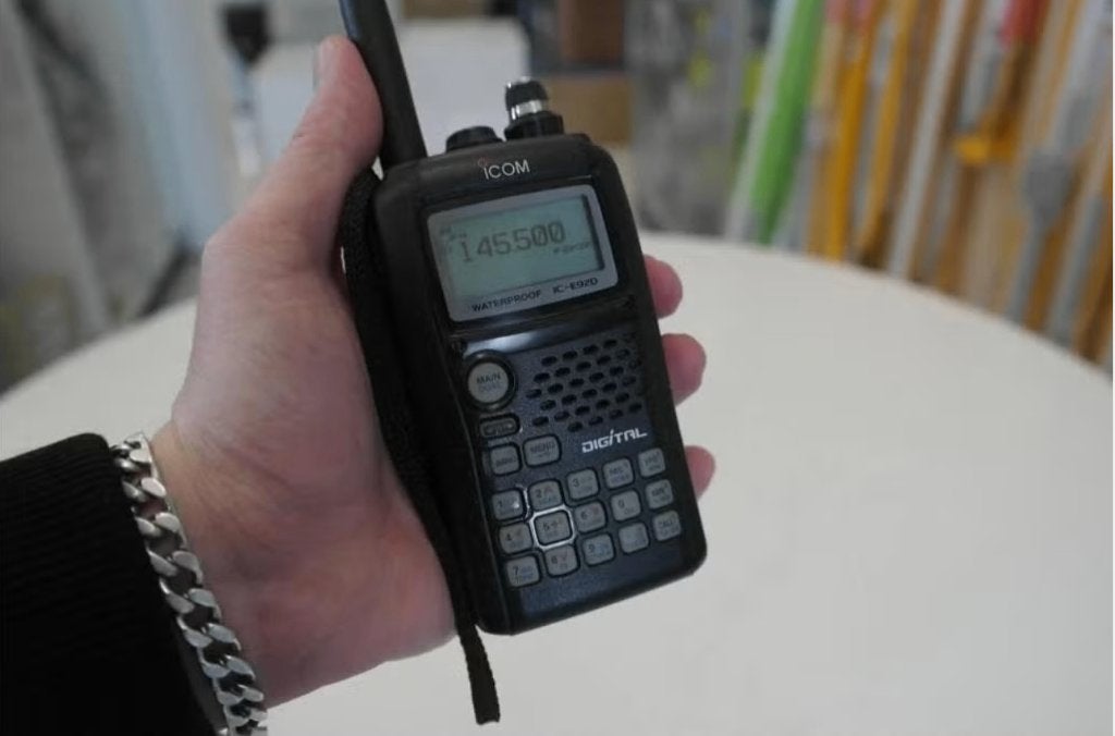 👉 Icom ID-92E Dualband portofoon met D-star 👈, Gebruikt, --, 15 km of meer, Ophalen of Verzenden