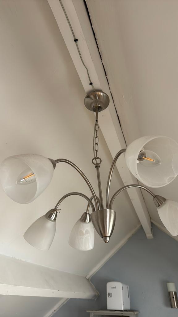 Moderne 5-lichts hanglamp met glazen kappen, Ophalen, Gebruikt, Glas