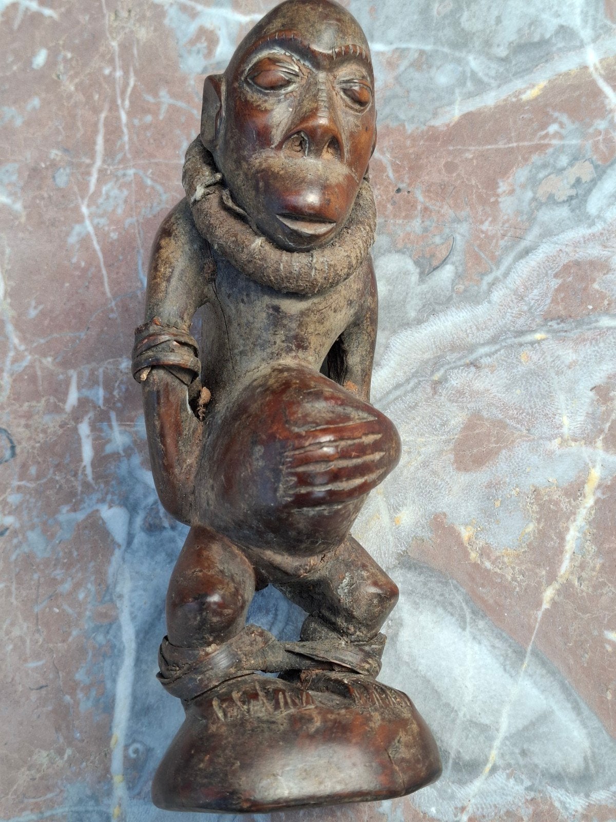 Ngil genootschap.Gorilla fetish anti hekserij.vintage, Antiek en Kunst, Kunst | Niet-Westerse kunst, Beeld, Afrika, Hout, Bruin