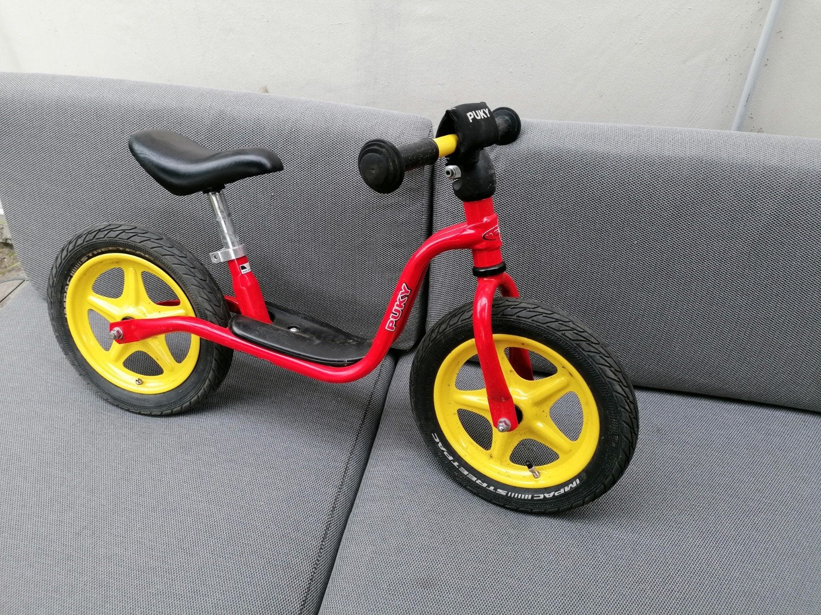 Puky loopfiets rood/geel - in goede staat, Ophalen, Minder dan 16 inch