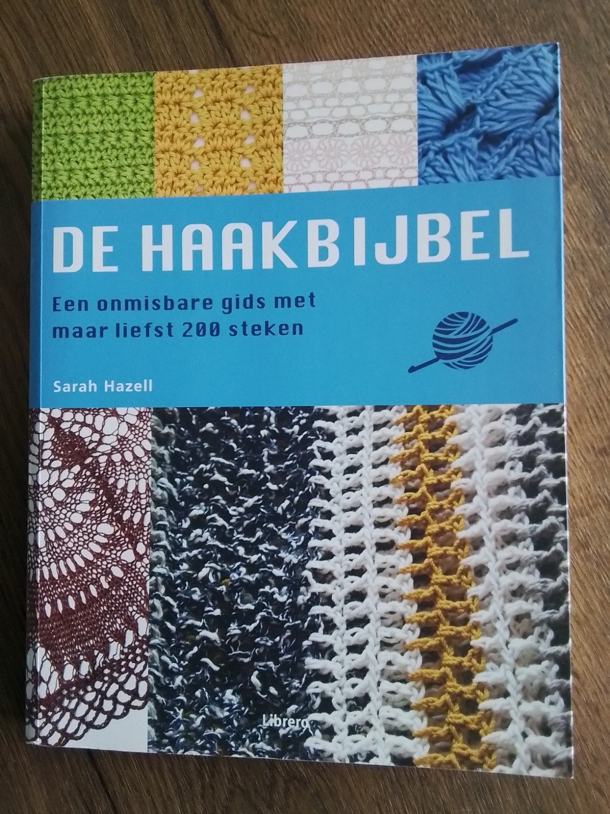 Haakbijbel met 200 steken, Ophalen of Verzenden, Zo goed als nieuw, Haken, Patroon of Boek