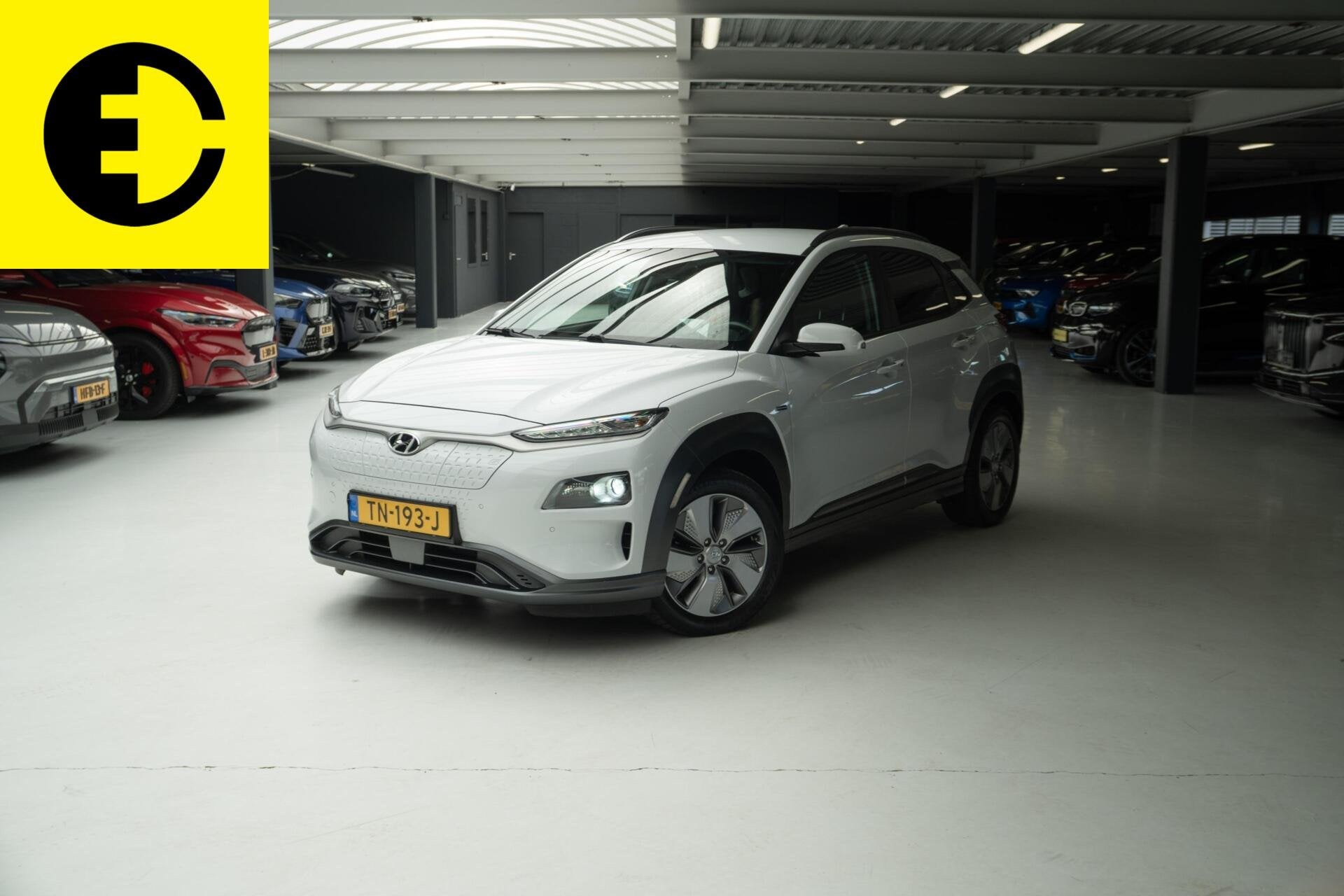 Hyundai Kona EV Premium 64 kWh | SOH 89.4% | Leer | Incl. BT, Auto's, Gebruikt, Zwart, Wit, 630 min