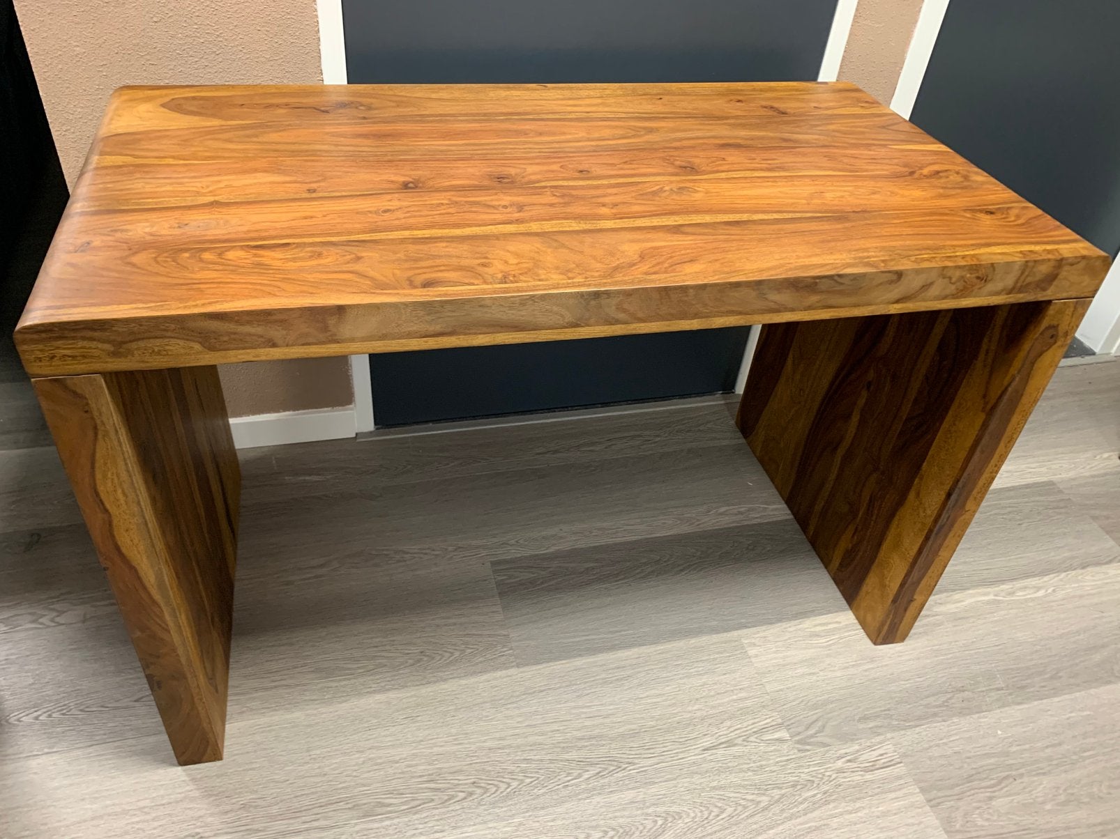 Bureau massief hout 120 cm, Ophalen, Zo goed als nieuw