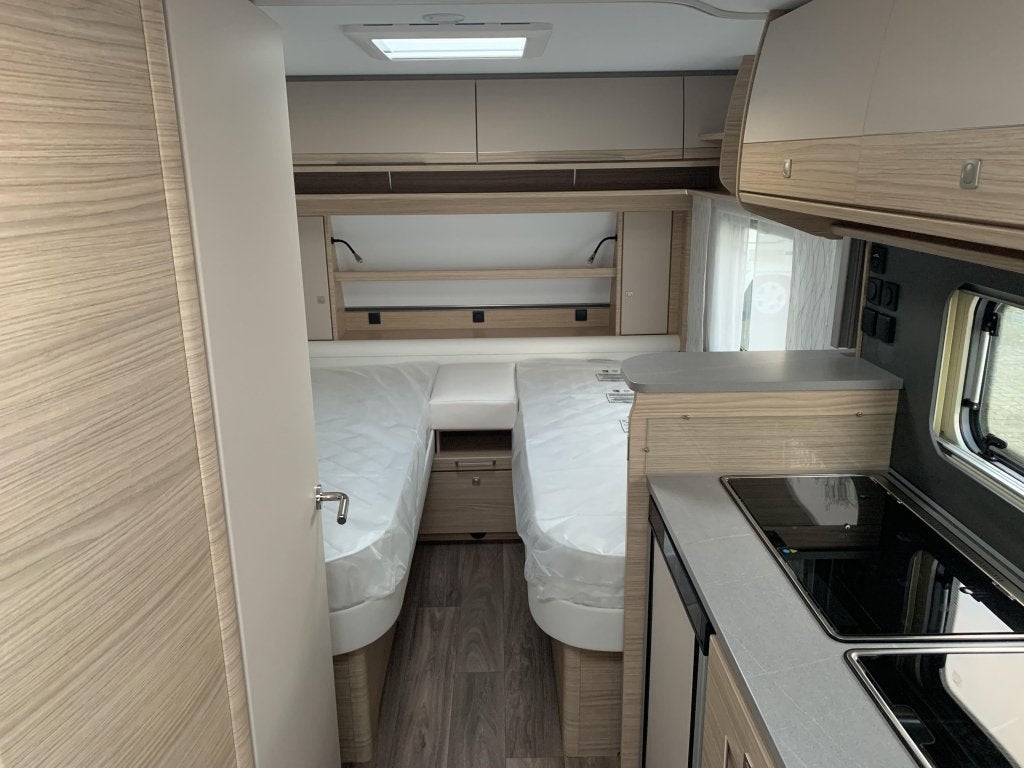 Fendt Bianco Selection 465 TG Model 2026, Caravans en Kamperen, Caravans, Standaardzit, Bedrijf, Fendt, Schokbreker