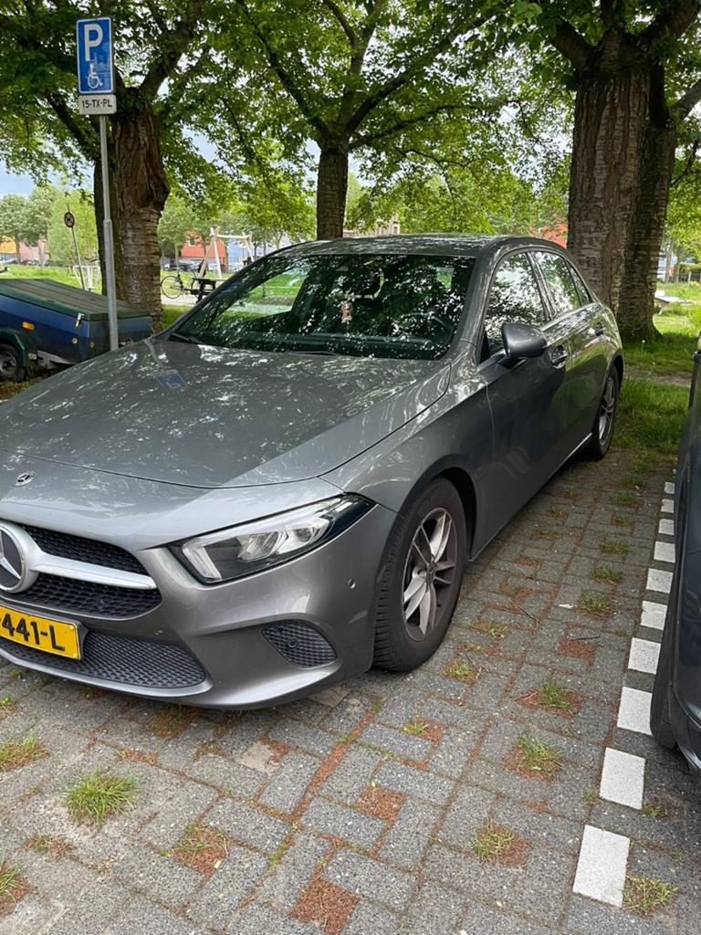 Mercedes-Benz A-Klasse A 180 d 116pk 7G-DCT 2019 Grijs, Auto's, 1345 kg, 4 cilinders, Origineel Nederlands, Diesel