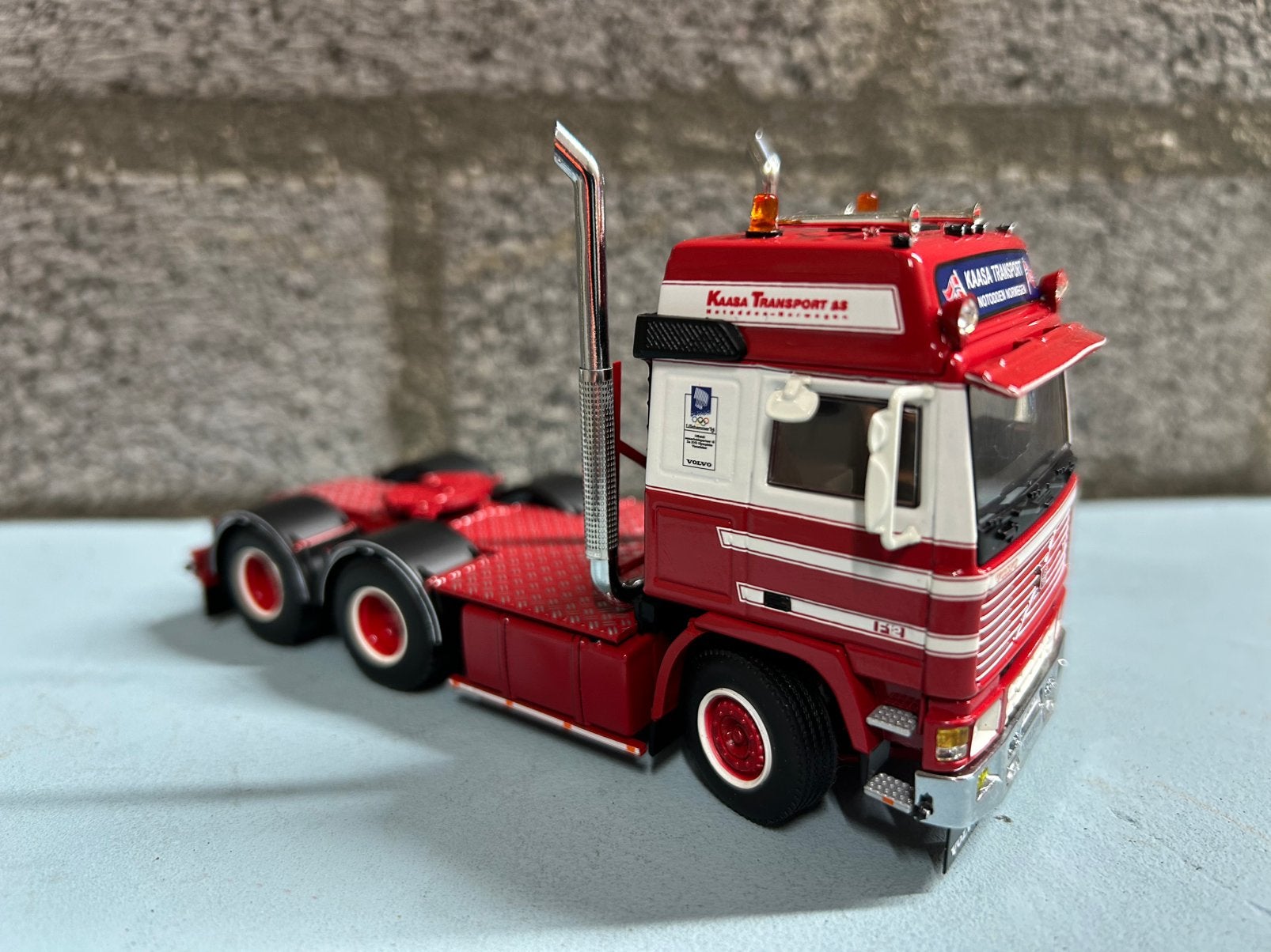 Wsi Volvo van kaasa, Hobby en Vrije tijd, Modelauto's | 1:50, Ophalen of Verzenden, Zo goed als nieuw, Bus of Vrachtwagen, Wsi