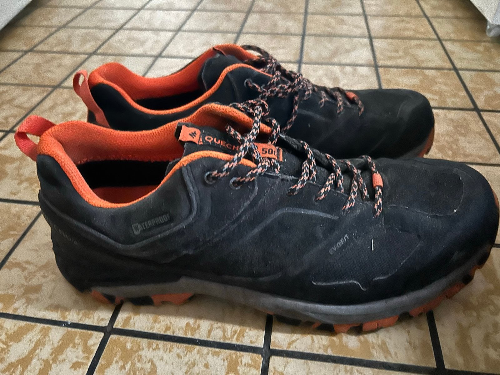 Quechua wandelschoenen - Maat 43 - Zwart/Oranje, Ophalen, Gebruikt, Schoenen
