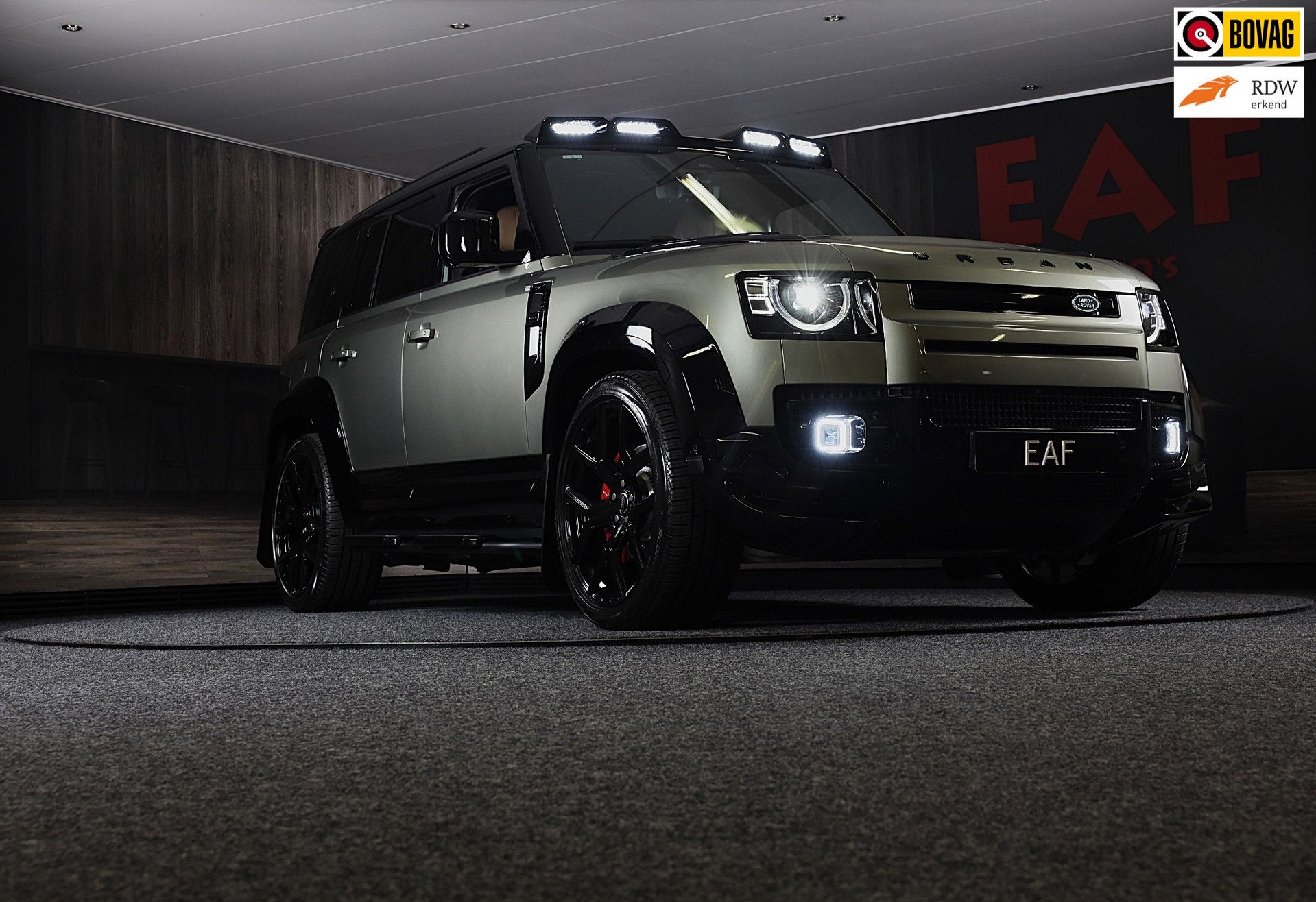 Land Rover Defender 110 2.0 P300e 110 X-Dynamic HSE / Head U