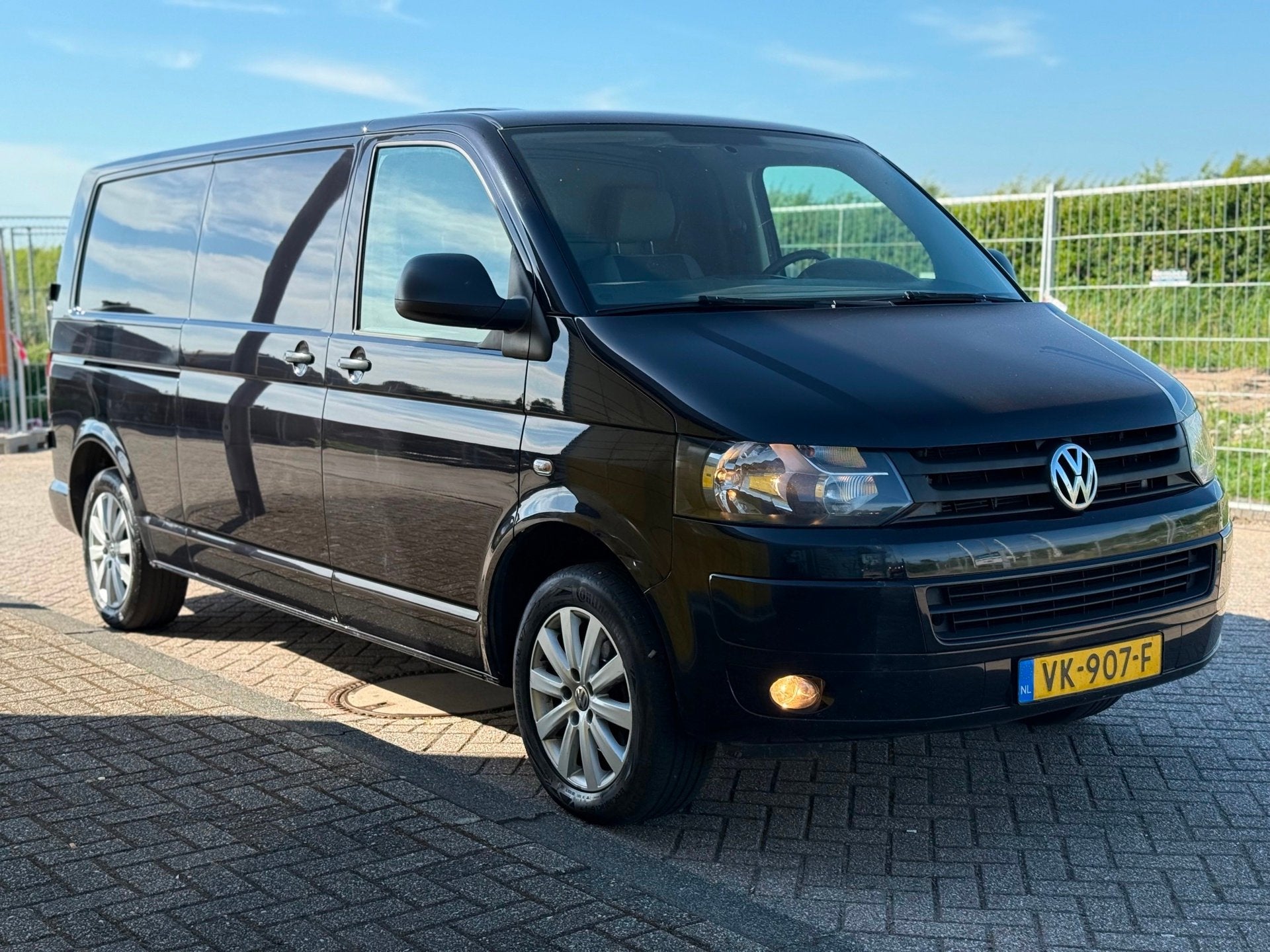 Volkswagen Transporter 2.0 TDI L2H1 Bj 2014 Zwart Lang AIRCO, Auto's, Bestelauto's, Voorwielaandrijving, Euro 5, Gebruikt, Volkswagen