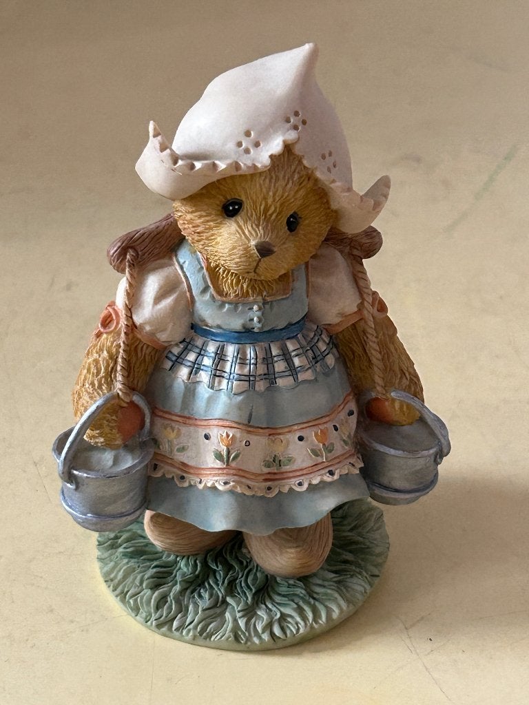 Cherished Teddies Katrien "Tulips Blossom With Friendship", Ophalen of Verzenden, Zo goed als nieuw, Beeldje, Cherished Teddies