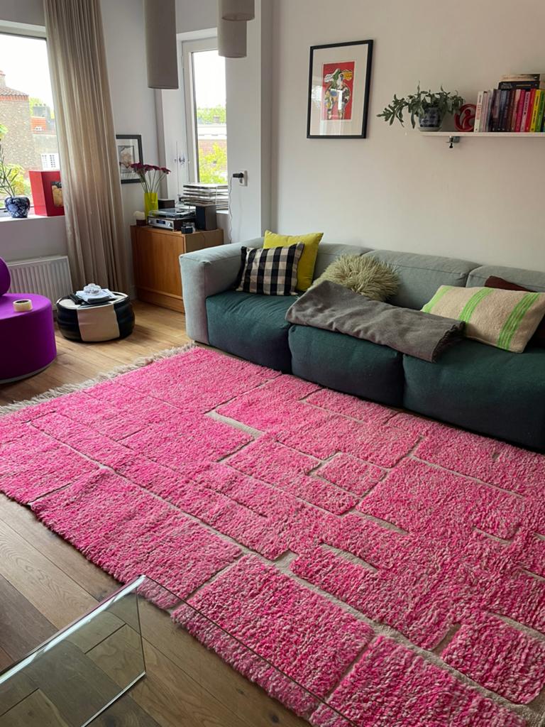 MOET WEG - Roze Berber vloerkleed met geometrisch patroon, Ophalen, 100 tot 150 cm, Zo goed als nieuw, 150 tot 200 cm