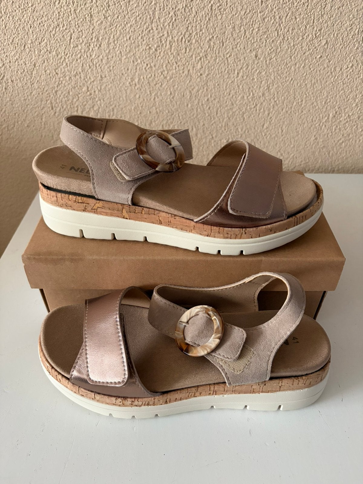 Sandalen gloednieuw maat 41 Nelson, Verzenden, Beige, Nieuw, Sandalen of Muiltjes