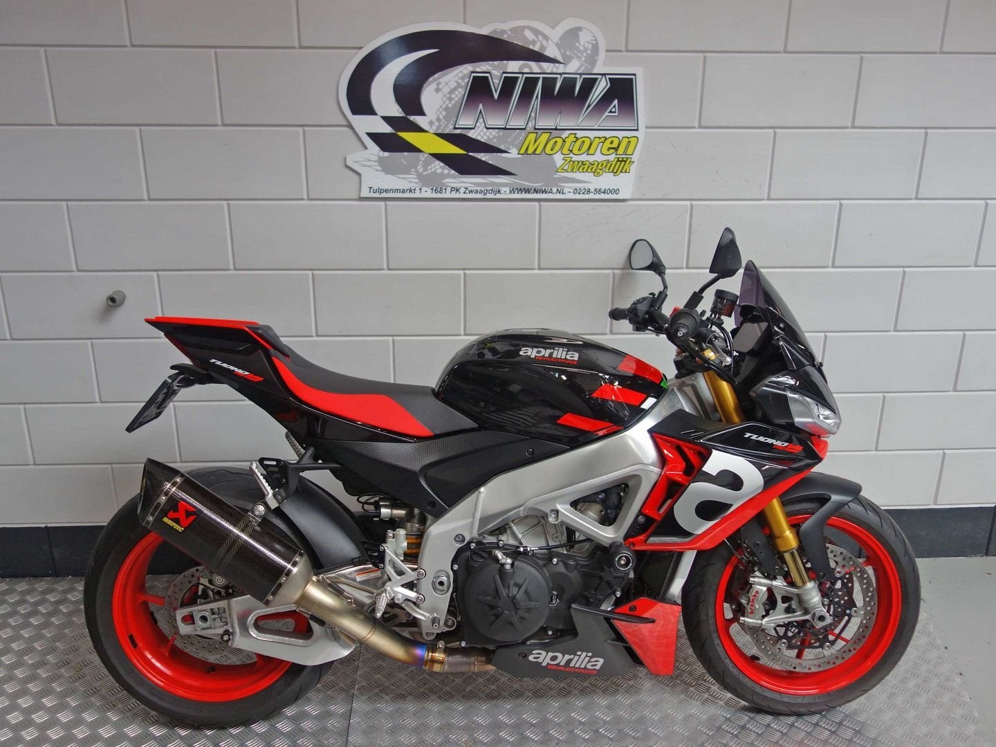APRILIA TUONO V4 1100 FACTORY, 1077 cc, 4 cilinders, Motorrijbewijs A, Bedrijf
