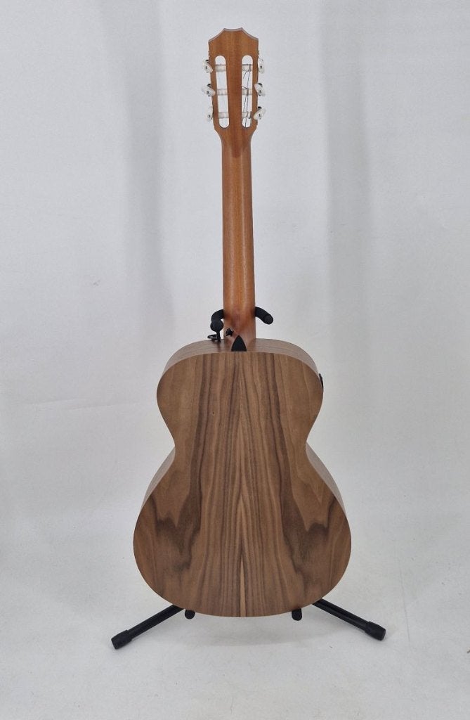 Taylor academy 12E-N - B-stock, Met (piezo-)element, Ophalen of Verzenden, Zo goed als nieuw, Western- of Steelstringgitaar