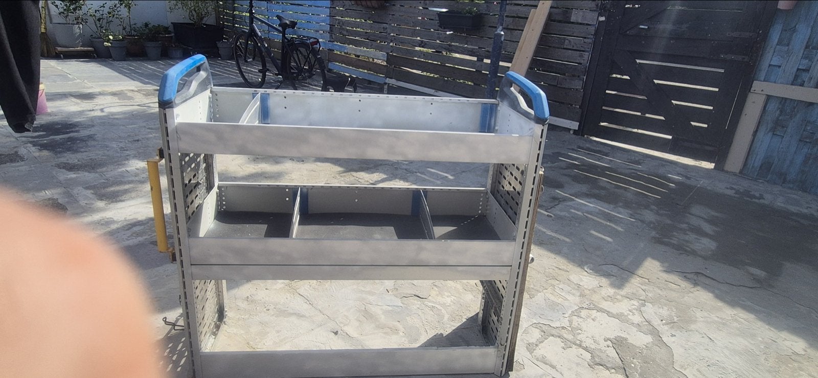 Globelyst Sortimo Bedrijfswageninrichting, Ophalen