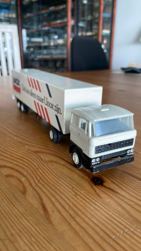 Daf 3300 turbo intercool truck met oplegger “Unox”, Ophalen of Verzenden, Zo goed als nieuw, Bus of Vrachtwagen, Lion Toys
