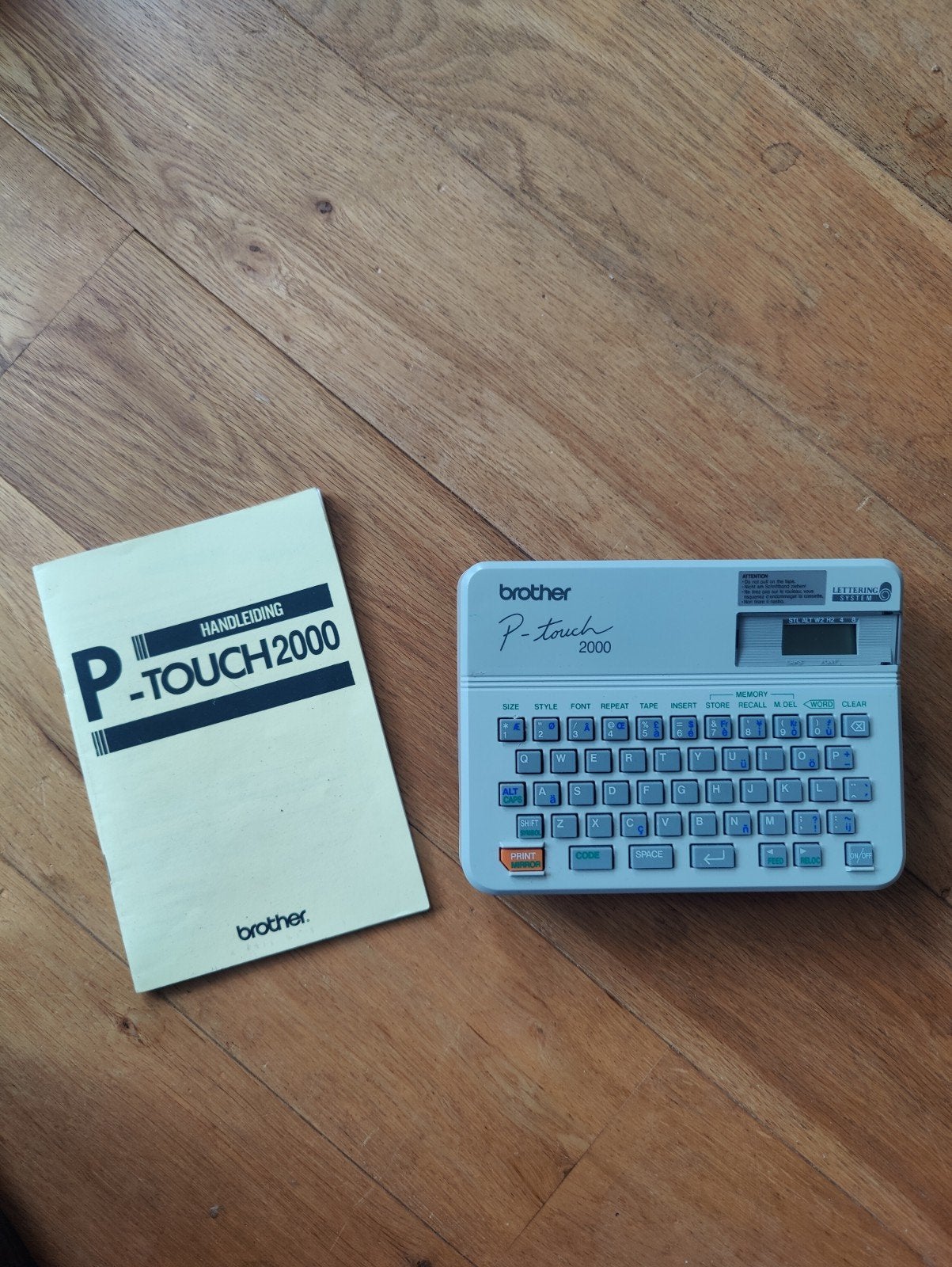 Brother P-Touch 2000 labelprinter met handleiding, Computers en Software, Labelprinters, Niet werkend, Qwerty, Etiket, Tape-label