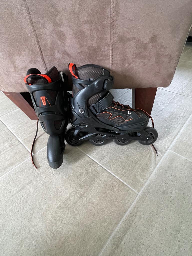 Oxelo Skeelers Decathlon zwart verstelbaar 35-38, Overige merken, Kinderen, Ophalen of Verzenden, Inline skates 4 wielen