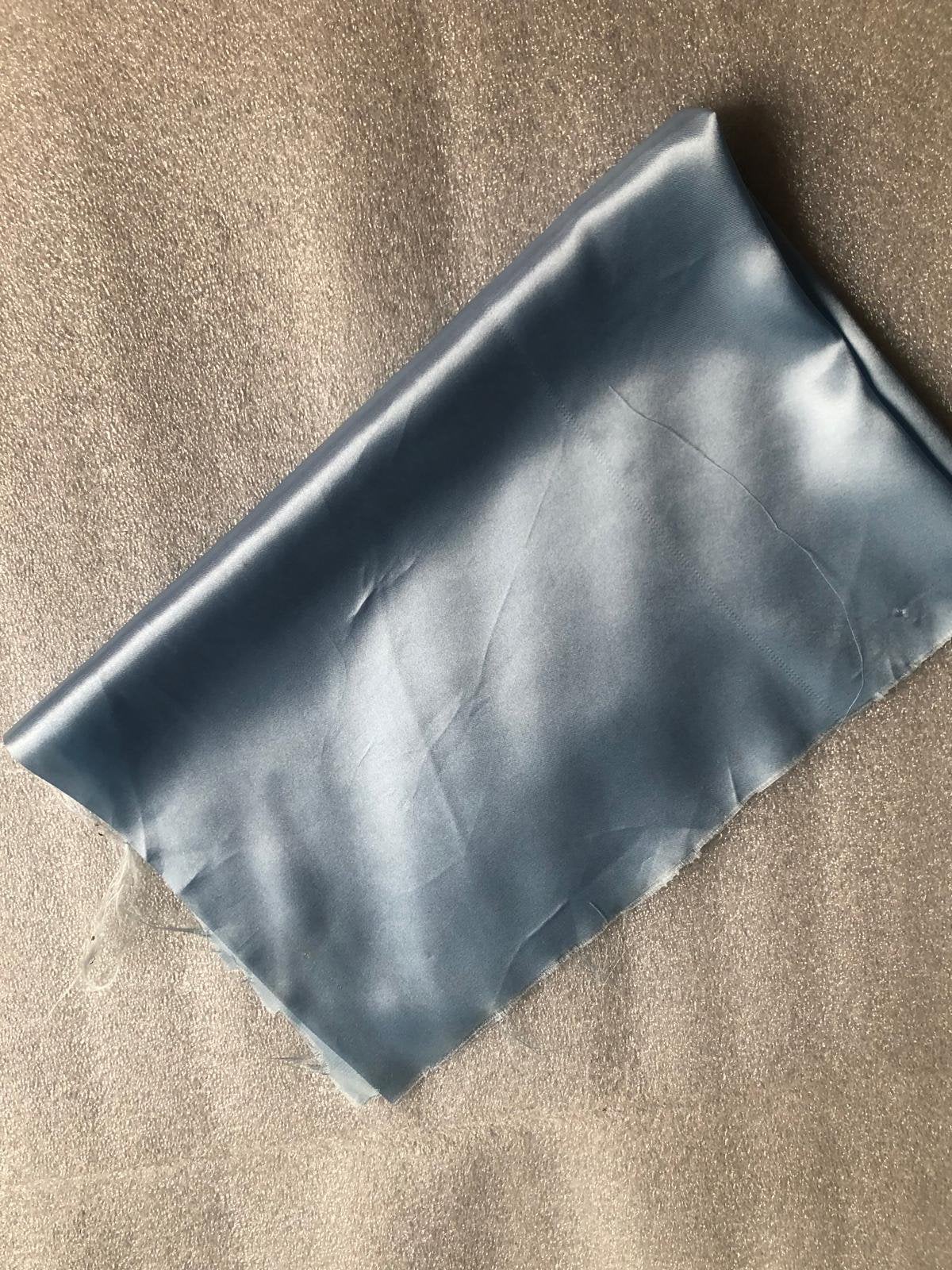 LAPJE SATIJN POLYESTER X 4 STUKS - DIVERSE KLEUREN, Ophalen of Verzenden, Zo goed als nieuw, Overige kleuren