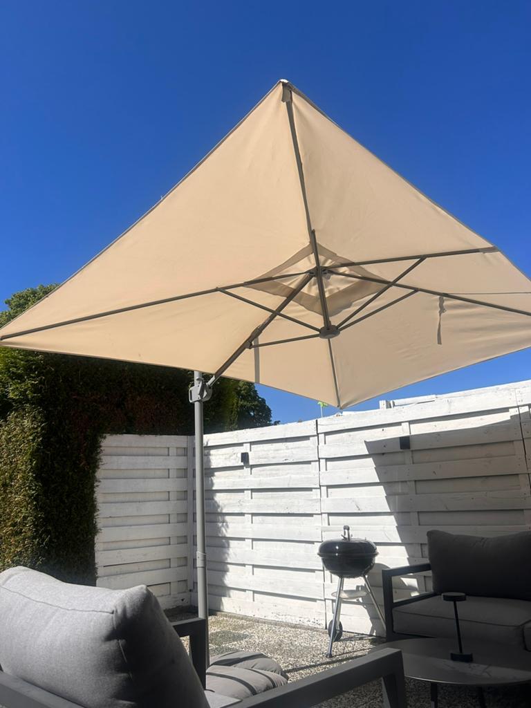 Ikea parasol 3x2 meter beige svalon met hoes, Ophalen, Zo goed als nieuw, Zweefparasol