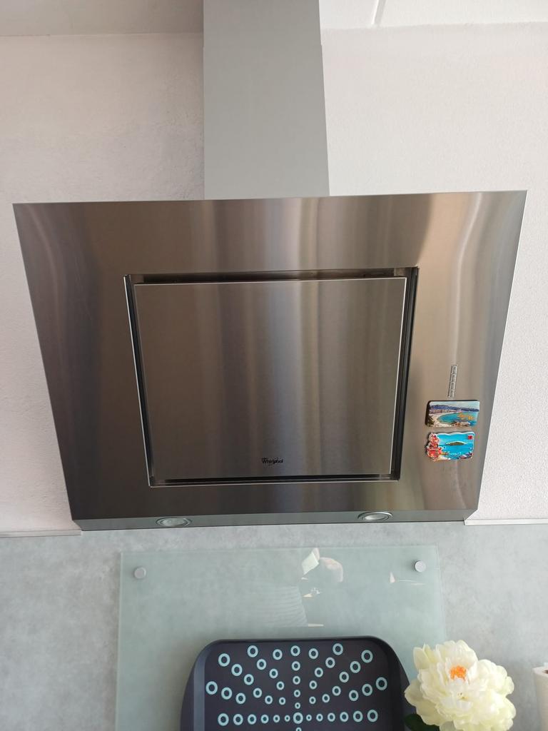 Whirlpool afzuigkap, Witgoed en Apparatuur, Afzuigkappen, Ophalen, Wandschouwkap, Zo goed als nieuw, Motor