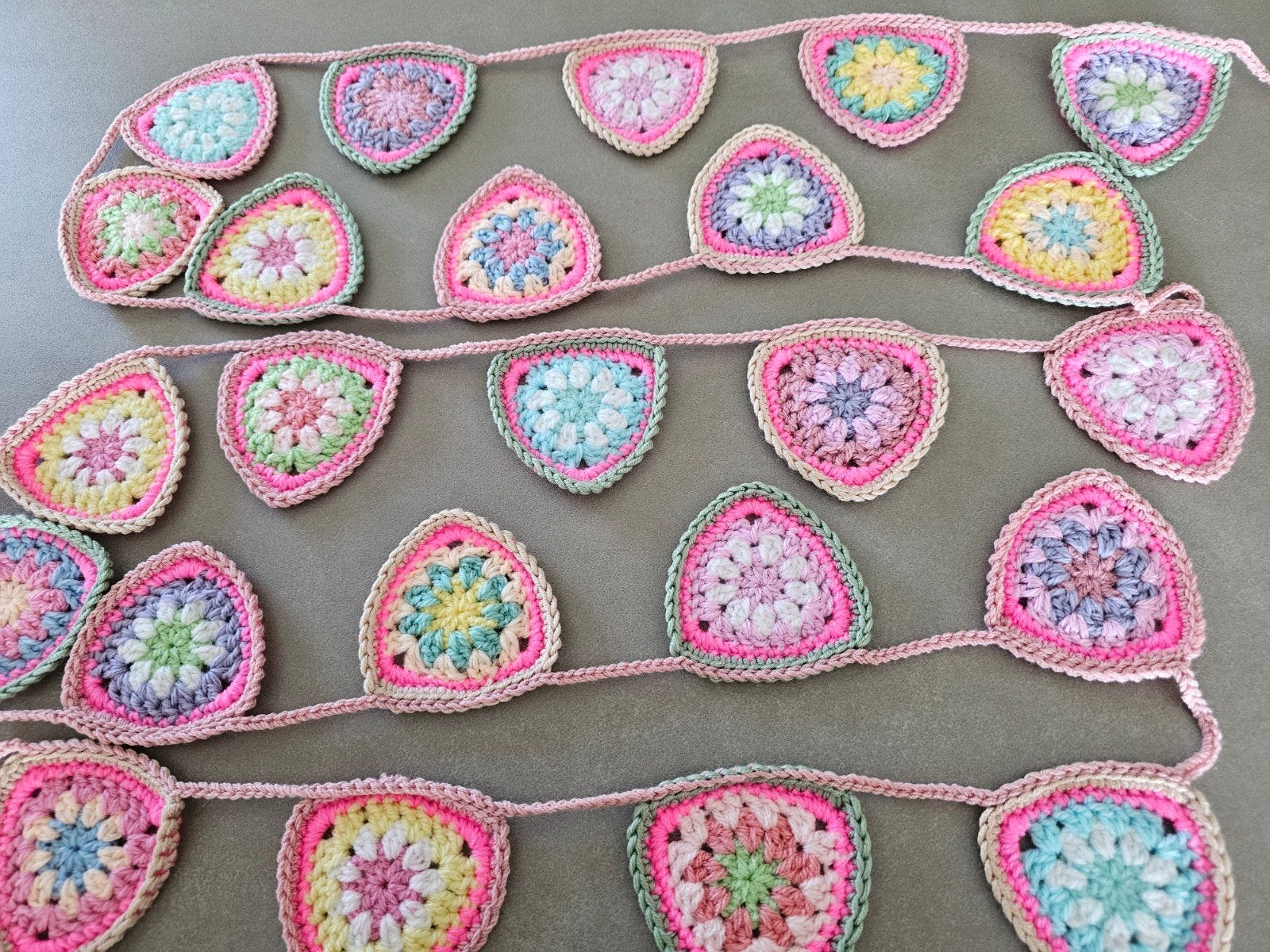 Handgemaakte Gehaakte Vlaggenlijn - Pastel & Fel Roze, Ophalen of Verzenden