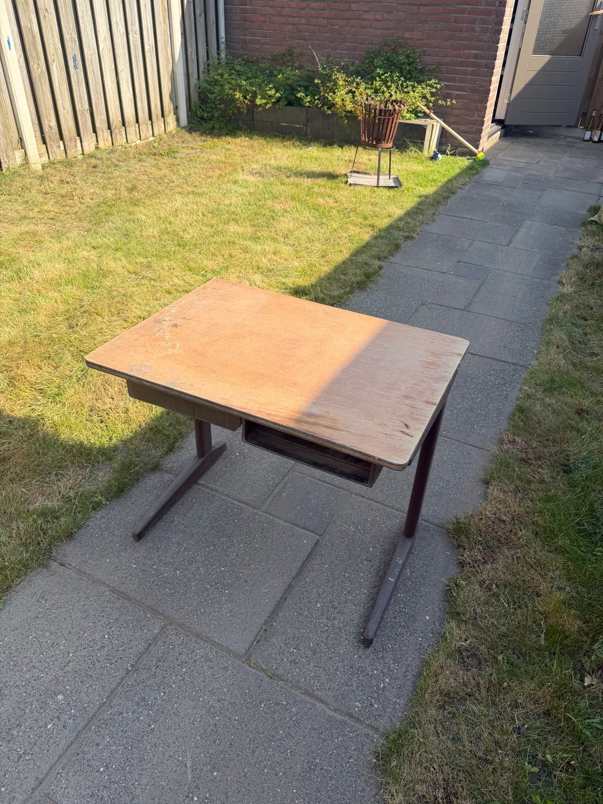 Vintage schoolbureau, Huis en Inrichting, Bureaus, Ophalen, Gebruikt, Schoolbureau, Overige merken
