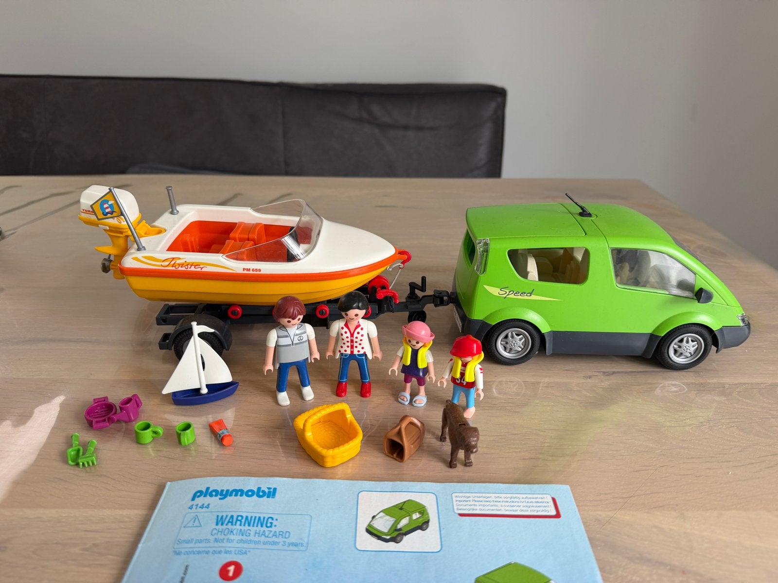 Playmobil 4144 Familie Camper met boot en accessoires, Ophalen of Verzenden, Gebruikt, Jongen of Meisje