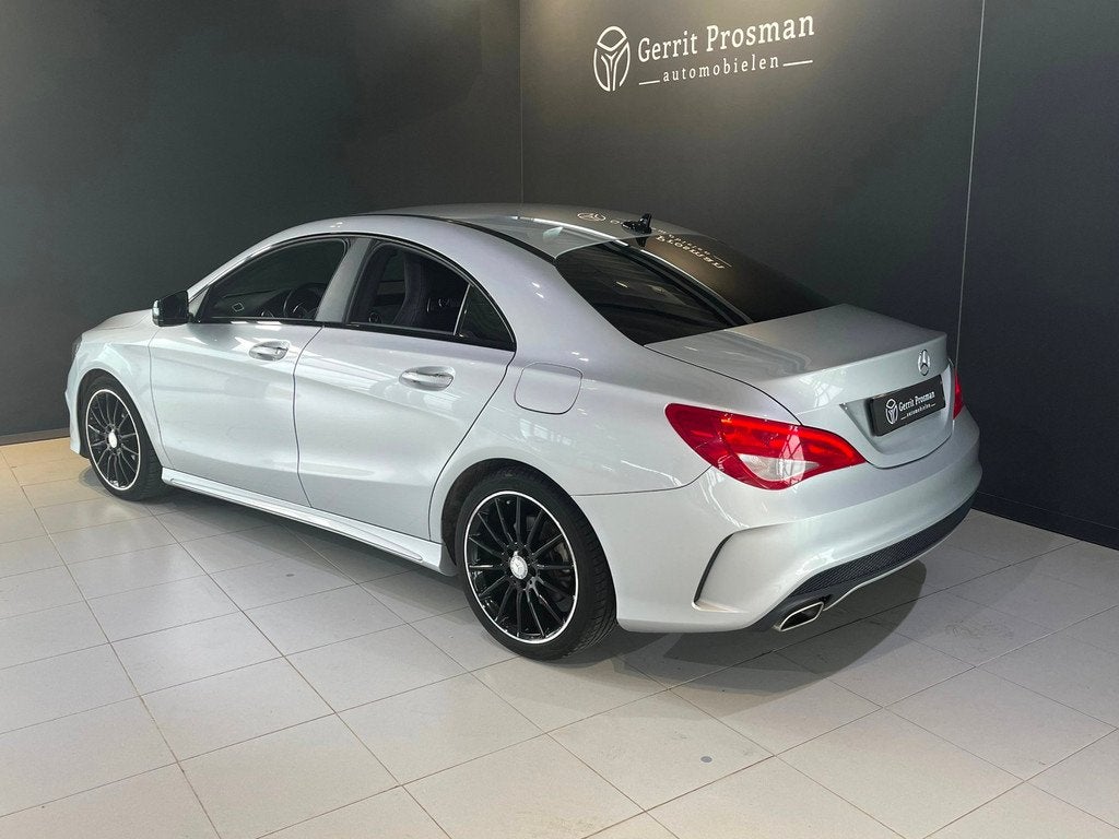 Mercedes-Benz CLA-klasse 180 Edition 1 AMG en SPORTPAKKET, Auto's, Voorwielaandrijving, CLA, Gebruikt, 4 cilinders