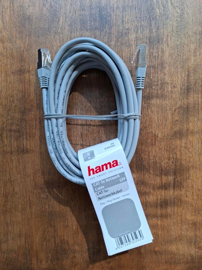 CAT 5e netwerkkabel van het merk Hama, Computers en Software, Pc- en Netwerkkabels, Ophalen of Verzenden, Nieuw