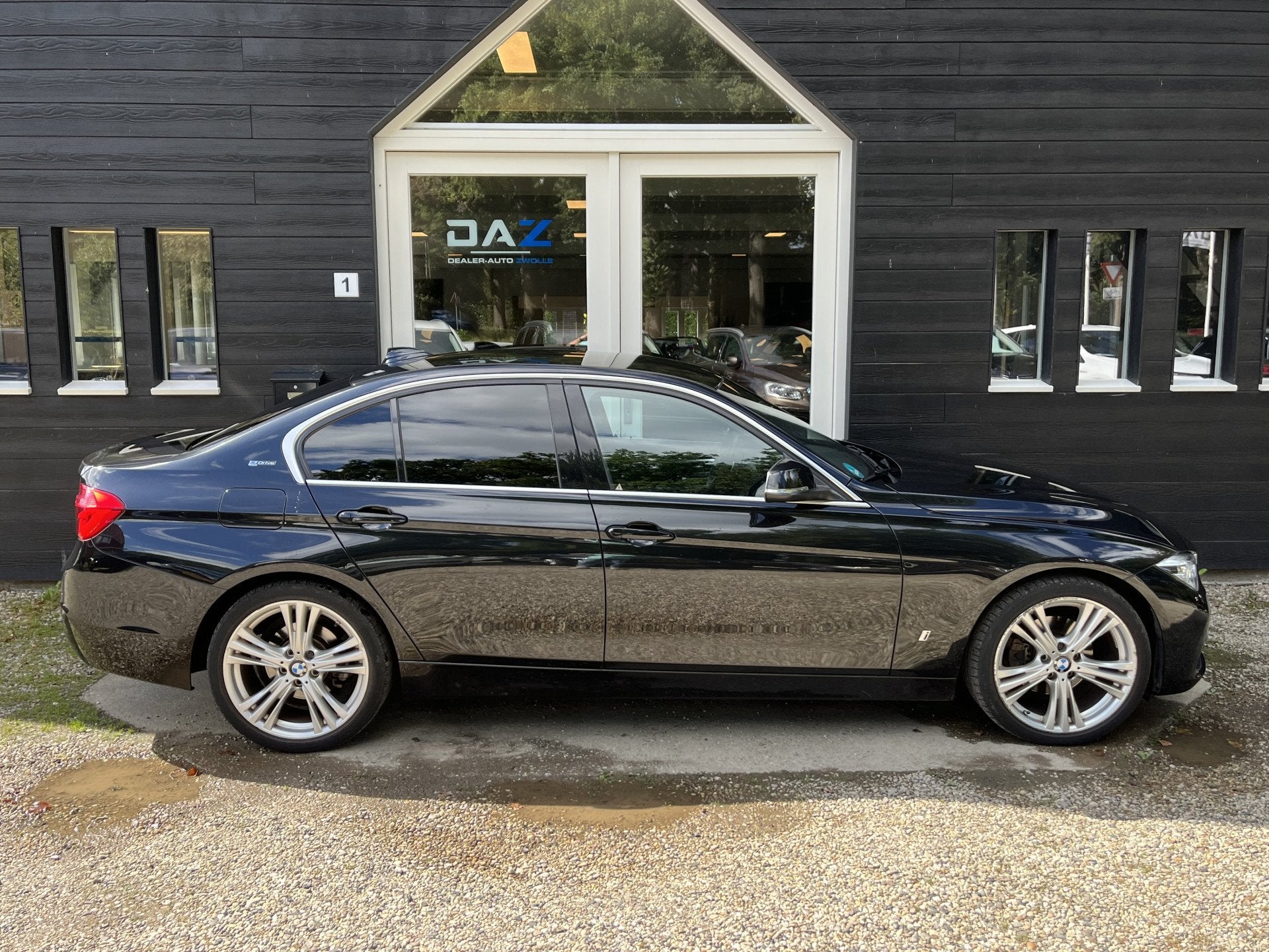 BMW 3-serie 330e High Executive Aut/Ecc/Leer/Navi/Lm/SOH 86%, Automaat, 1998 cc, Achterwielaandrijving, Gebruikt