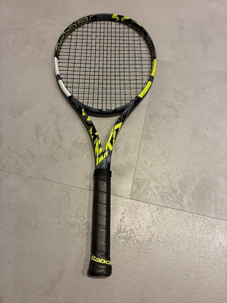 Babolat Pure Aero 2025 Tennissracket - In goede staat 4x, Sport en Fitness, Tennis, L1, Ophalen of Verzenden, Zo goed als nieuw
