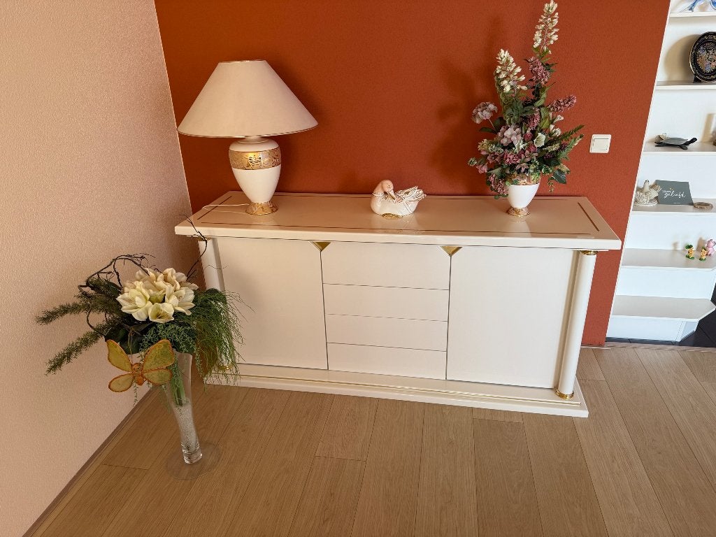 Wit hoogglans Dressoir, Ophalen, Kunststof, Gebruikt, Met deur(en)