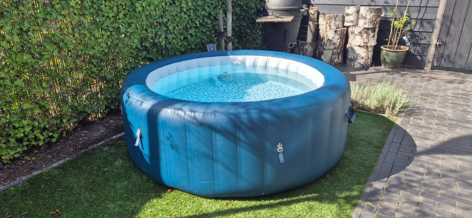 Lay-Z-Spa Milano opblaasbare jacuzzi met pomp, Ophalen of Verzenden, Zo goed als nieuw, Pomp, Opblaasbaar