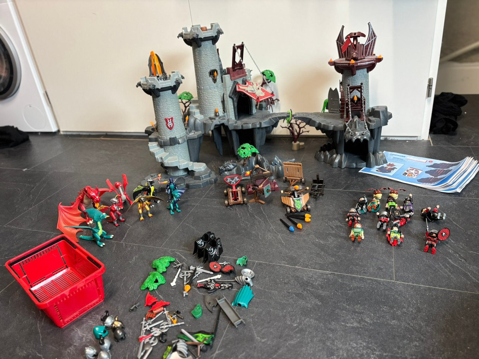 Playmobile drakenkasteel, heel uitgebreid, Kinderen en Baby's, Speelgoed | Playmobil, Ophalen of Verzenden, Zo goed als nieuw