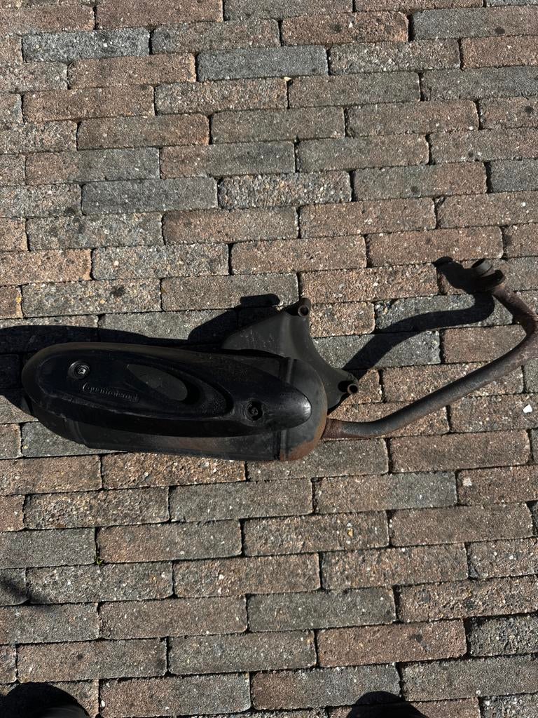 Piaggio Zip Uitlaat 80cc met hitteschild, Fietsen en Brommers, Brommeronderdelen | Scooters, Ophalen of Verzenden, Gebruikt, Uitlaat