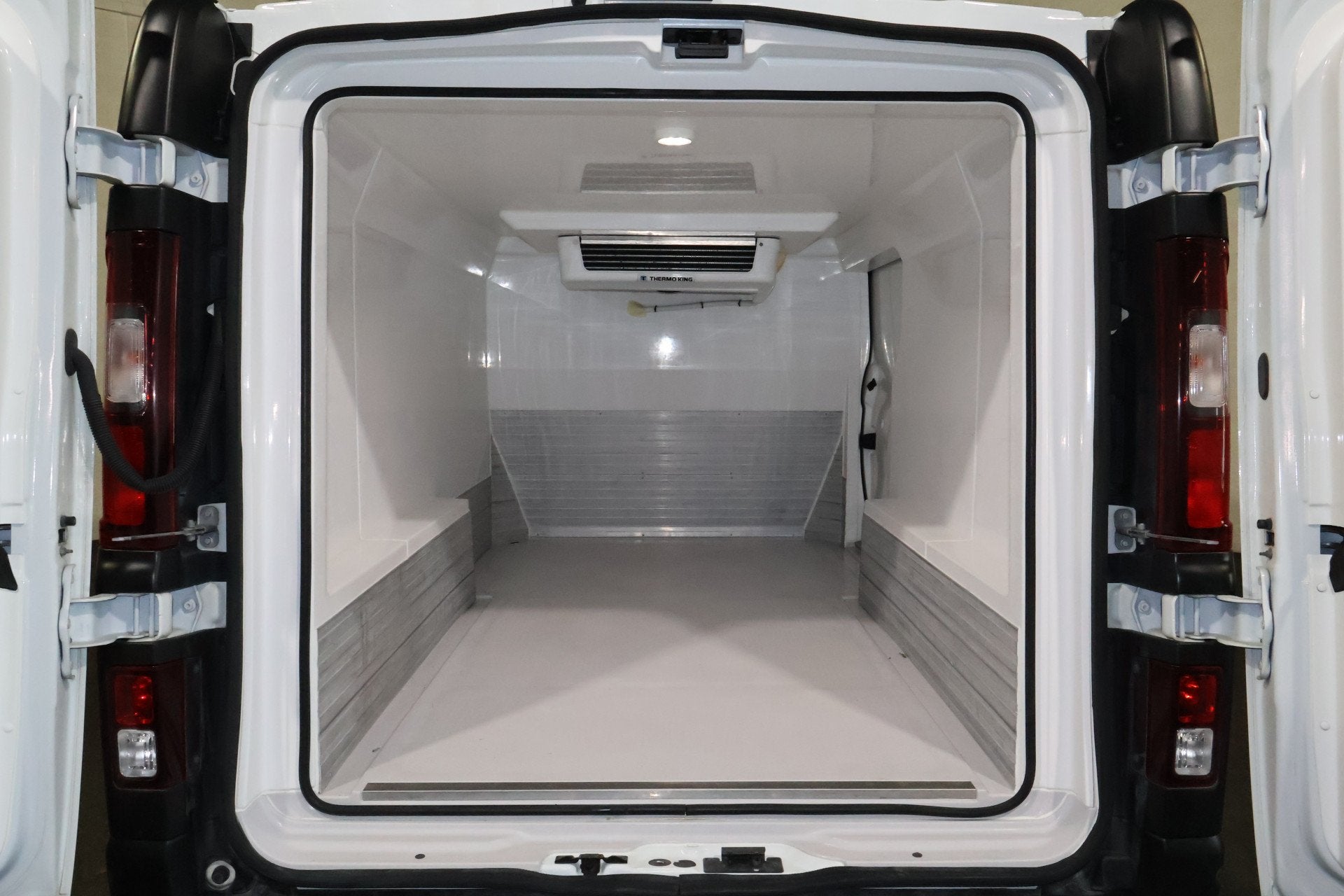Nissan Primastar 2.0 dCi 130pk L2 H1 Koelwagen Vrieswagen -1, Voorwielaandrijving, Stof, Gebruikt, 4 cilinders